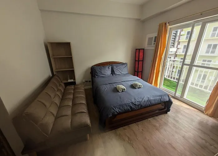 Near Airport Luxury On A Budget Gym, Pool, 55 Smart Tv, Balcony Facing Amenities Apartment