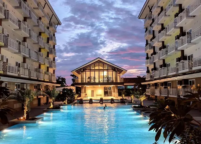Apartment Near Airport Luxury On A Budget Gym, Pool, 55 Smart Tv, Balcony Facing Amenities *